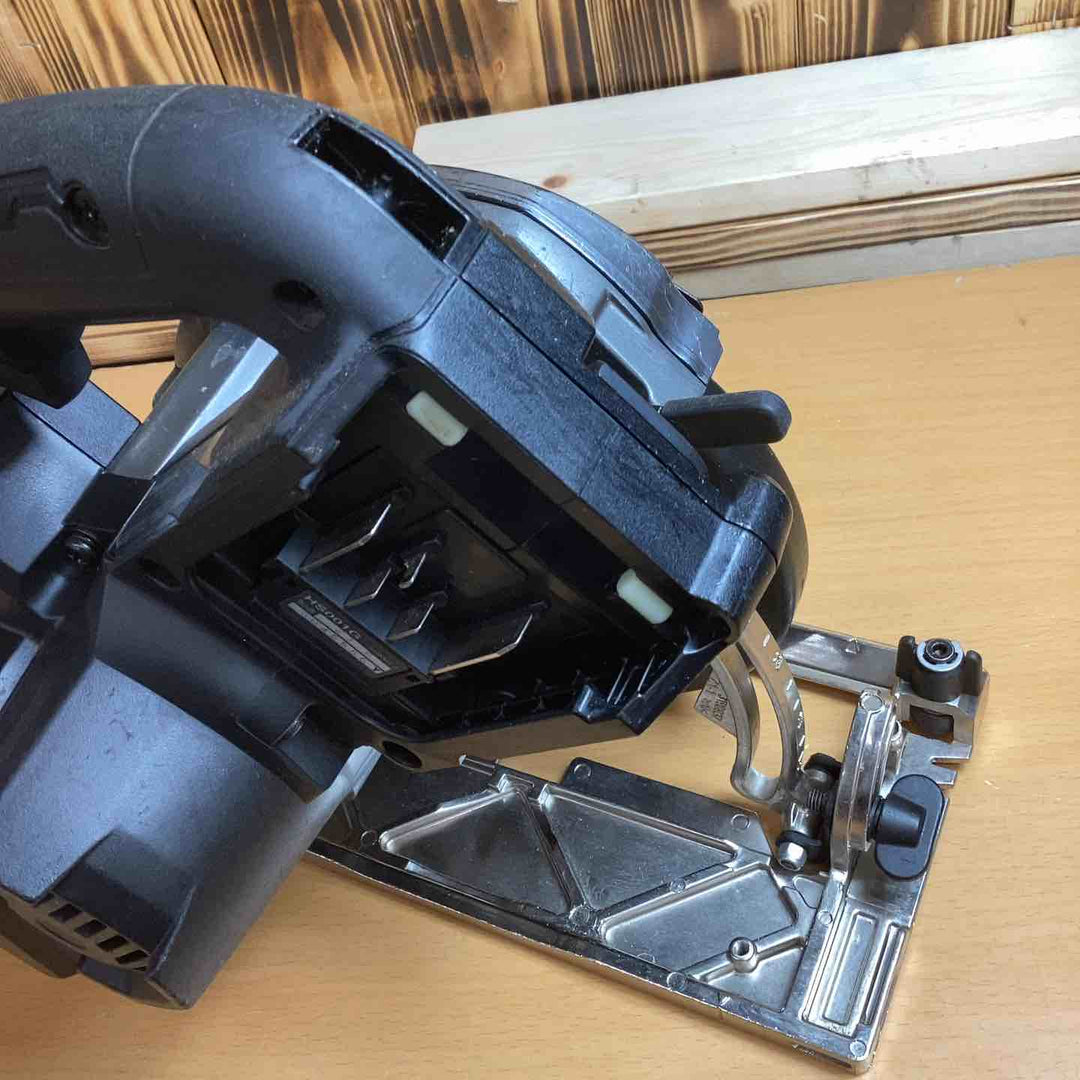 ★マキタ(makita) コードレス丸のこ HS001GZB【越谷店】