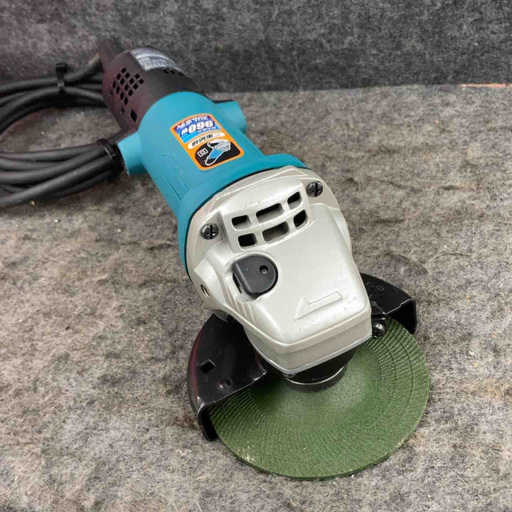 ☆マキタ(makita) 100mmディスクグラインダ 9533B【鴻巣店】