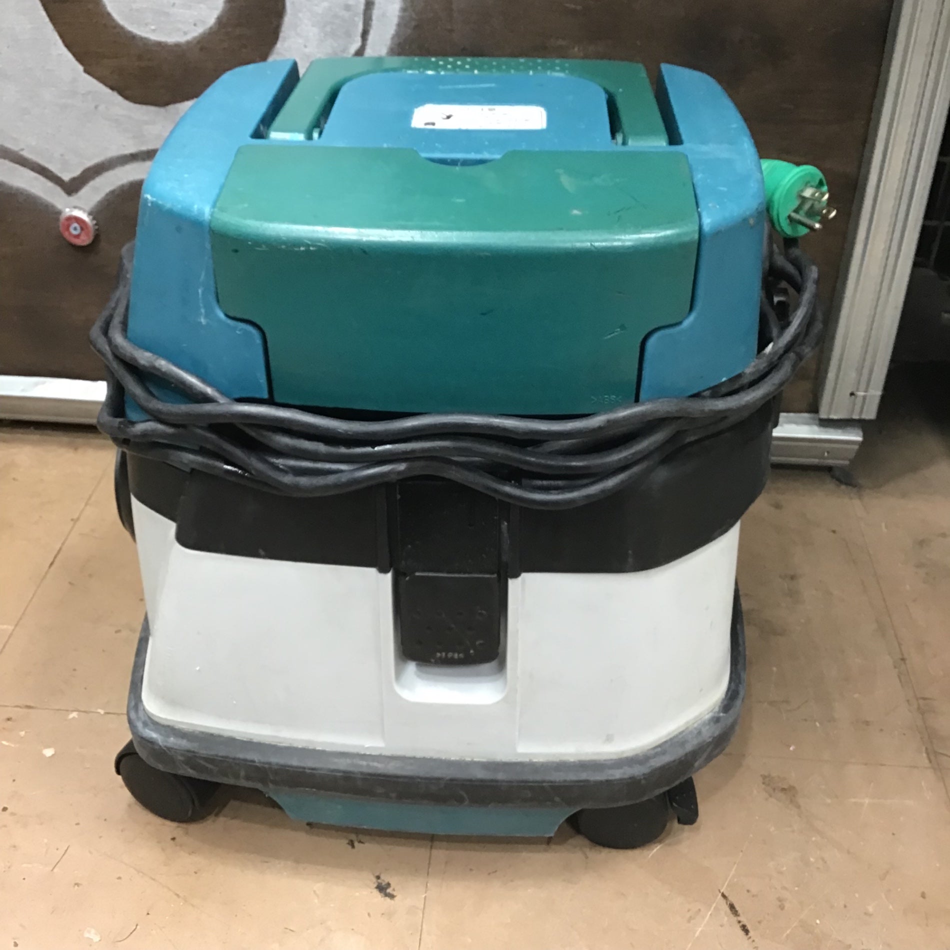 ☆マキタ(makita) 集じん機 乾式 484(P)【草加店】 – アクトツール