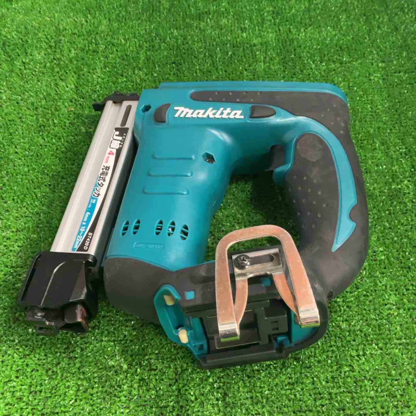 ☆マキタ(makita) コードレスタッカ ST420DZK【草加店