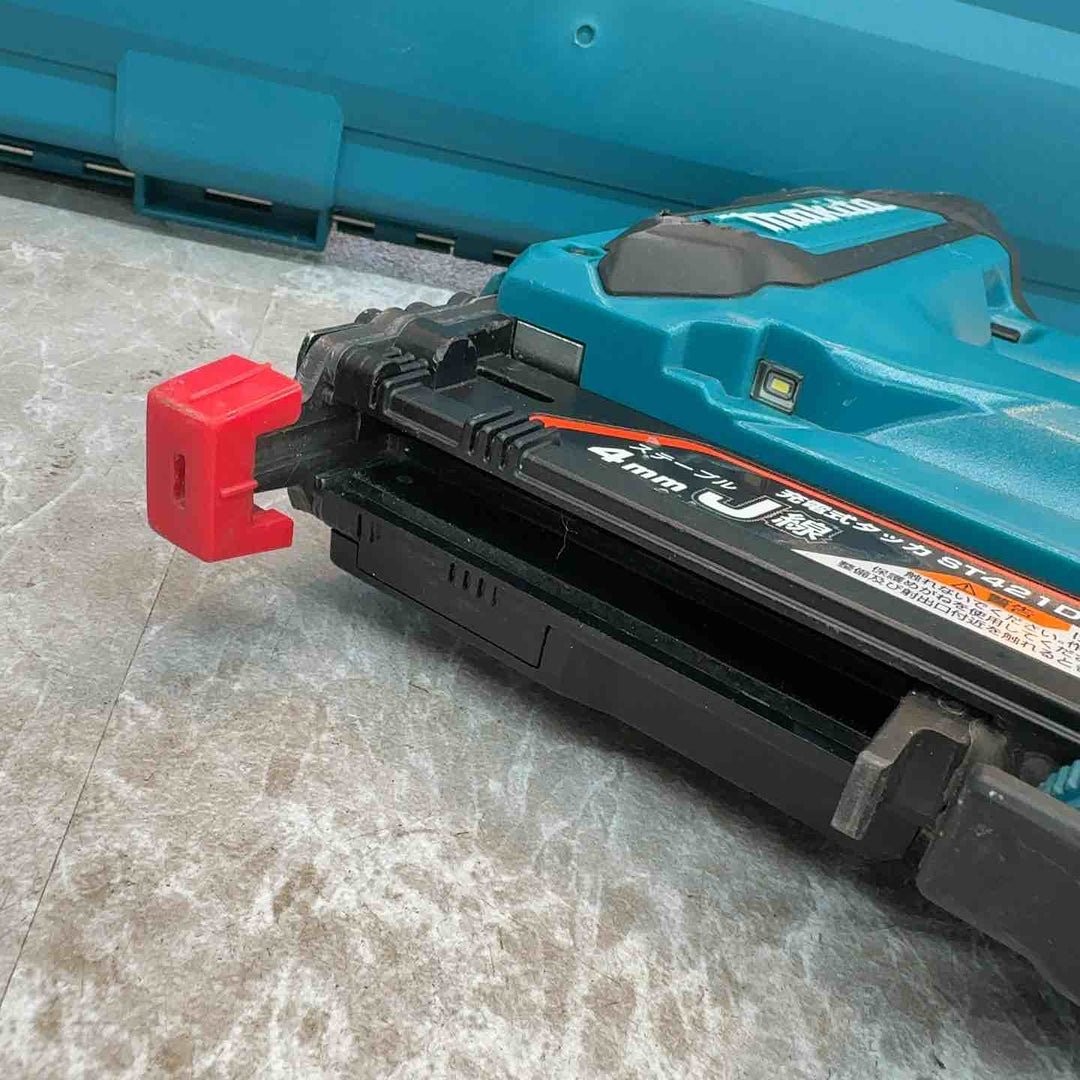 ★マキタ(makita) コードレスタッカー ST421DZK【八潮店】