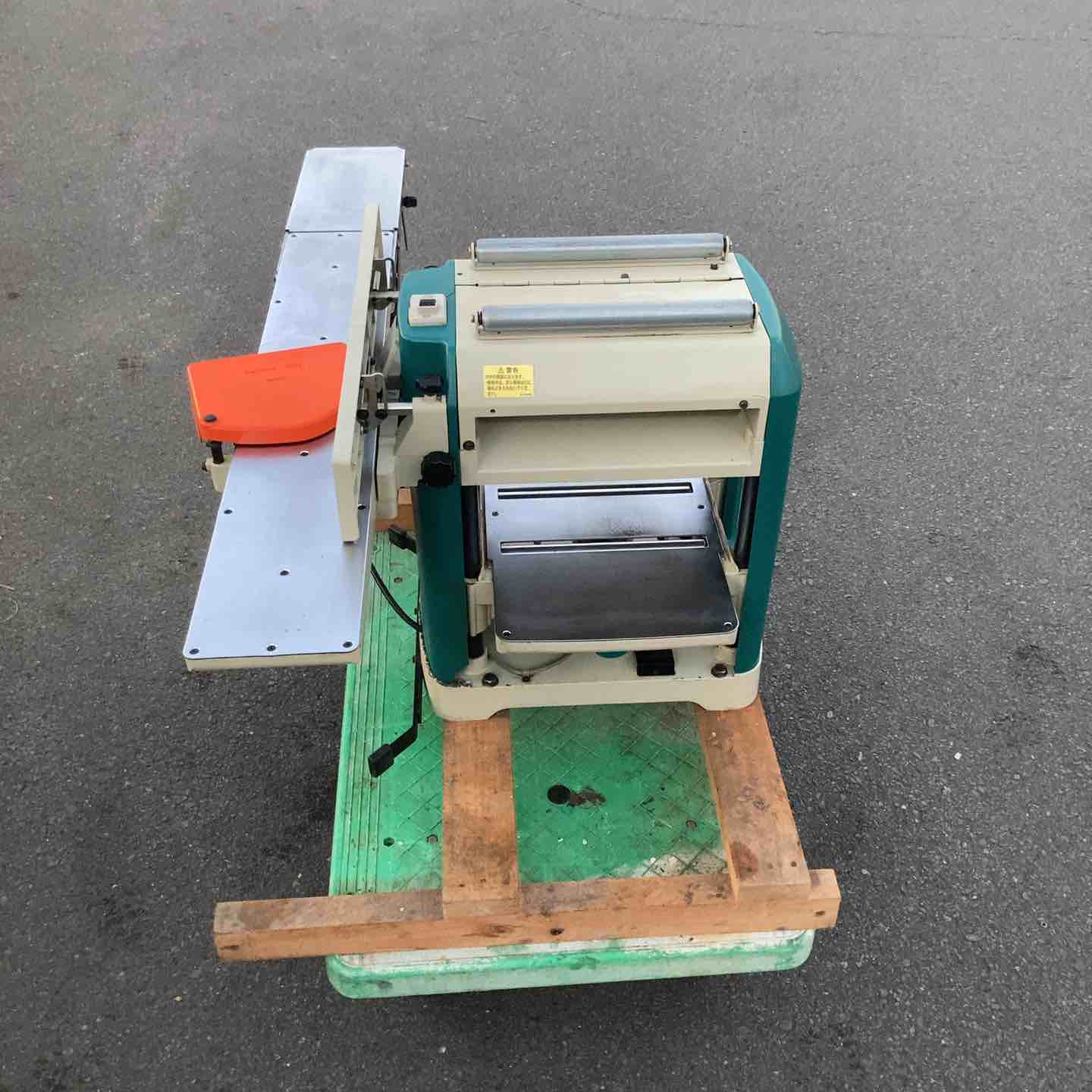 マキタ(makita) 2030S 312mｍ 自動カンナ 自動かんな コード式【市川行徳店】【店頭取引限定】【中古】管理番号：ITC6TLG6YRE2 マキタ（makita） 312mm自動カンナ 2030S 100V 手押しかんな盤 : 無限