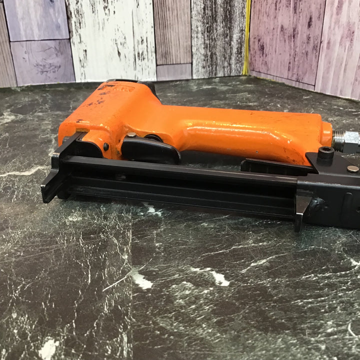 〇マックス(MAX) 常圧ステープル用エアネイラ TA-20A/413J【八潮店】