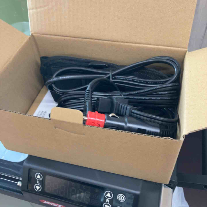 【未使用(店頭展示品)】★マキタ(makita) コードレス冷温庫 CW004GZO【東大和店】