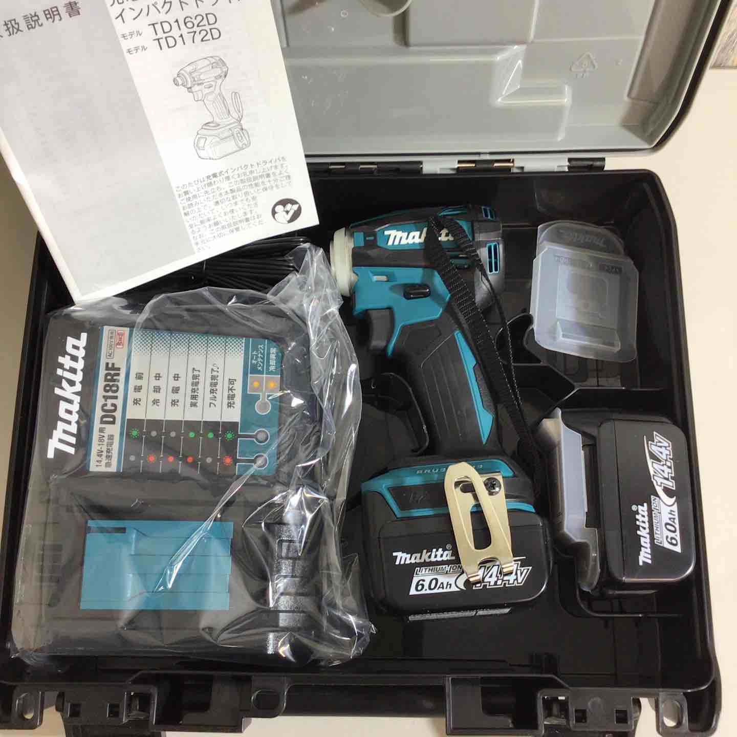 未使用品】☆純正バッテリー2個&充電器付き フルセット☆マキタ 未使用品】☆純正バッテリー2個&充電器付き フルセット☆マキタ
