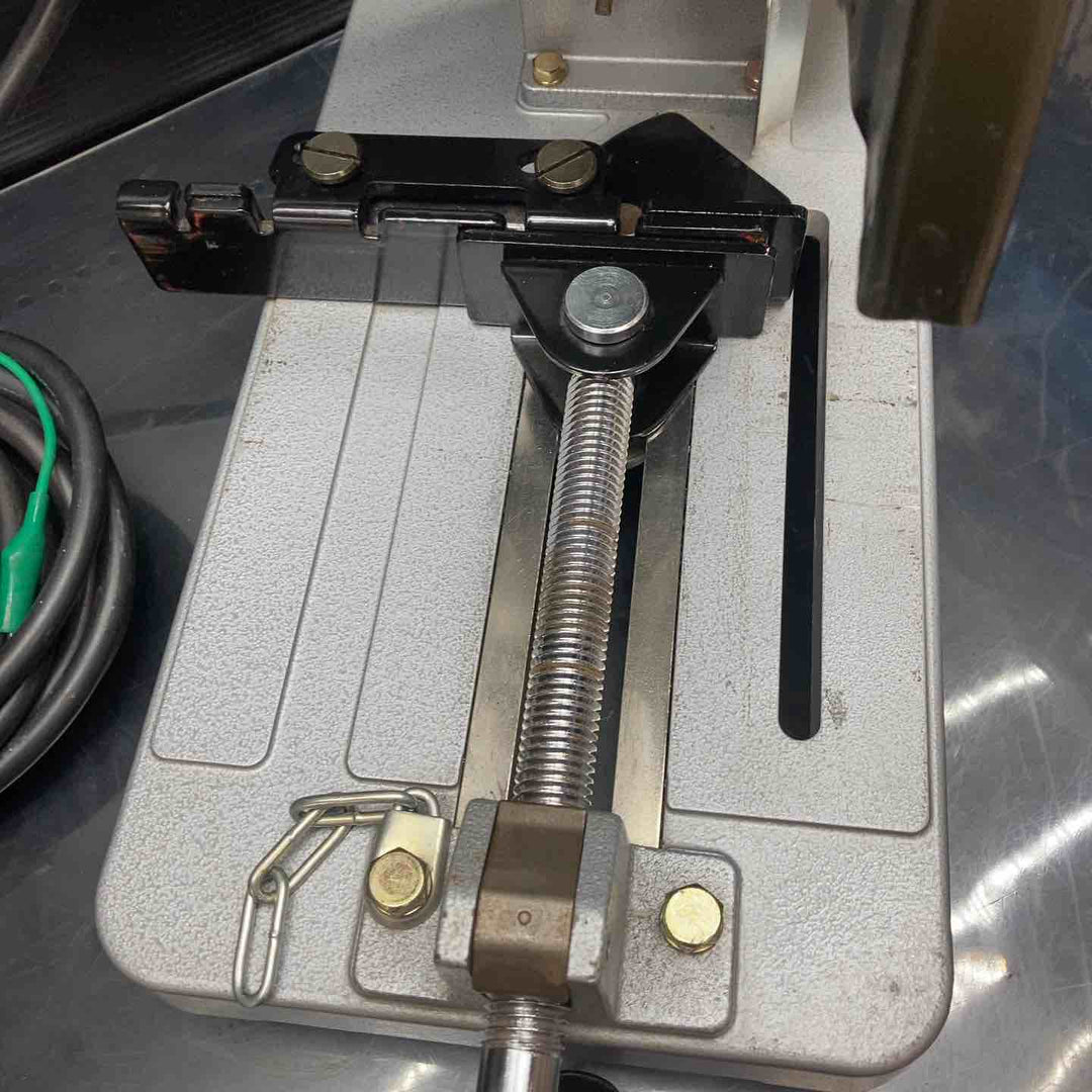 新ダイワ(Shindaiwa)  180mm チップソー切断機 LA66【川越店】