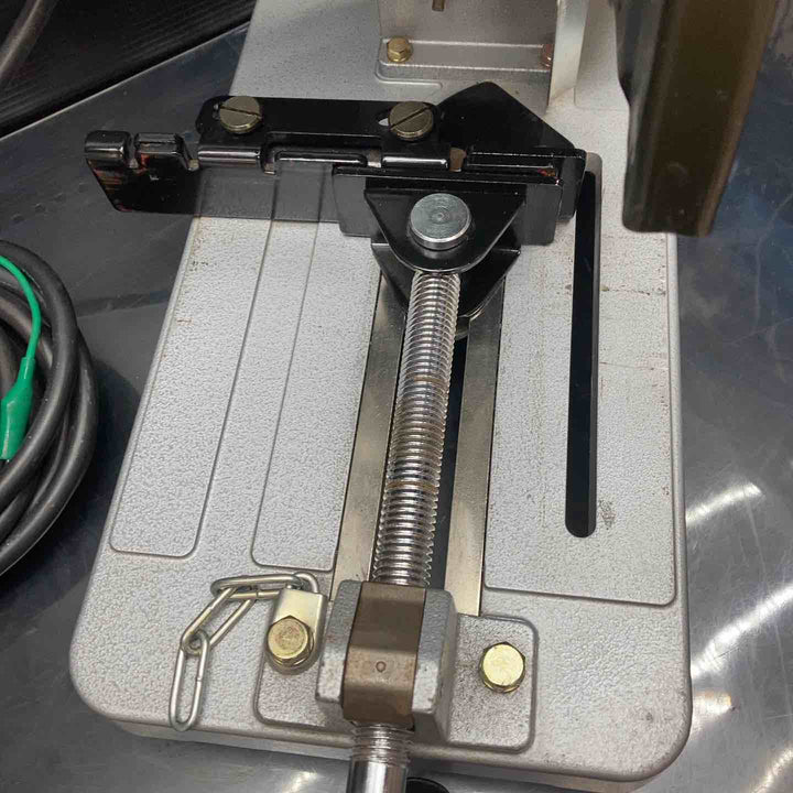 新ダイワ(Shindaiwa)  180mm チップソー切断機 LA66【川越店】