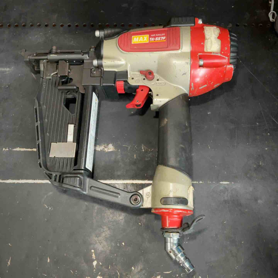 マックス MAX 常圧フロアタッカ TA-557F/957T フロア大工・内装・リフォームなどに使えます!! 中古品！【草加店】