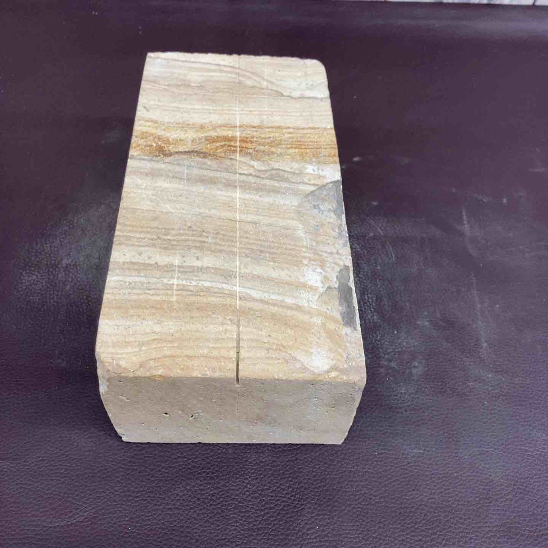 【超希少】 【中古美品】 天然砥石 産地不明 長さ220mmｘ幅110mmｘ高さ70mm 重量約4kg 番手細かめ 三河白名倉？ 沼田？ 【東大和店】