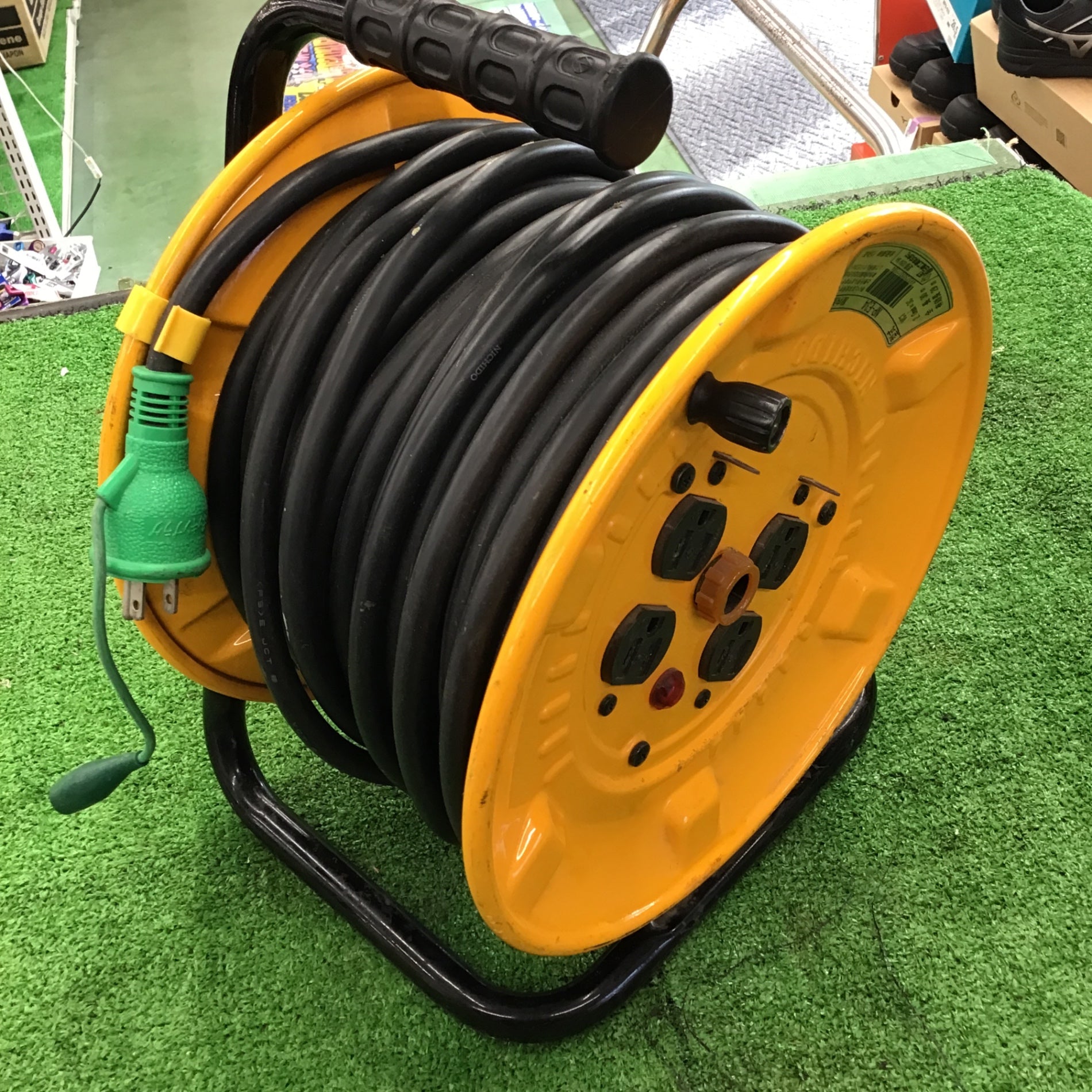 NICHIDO/日動工業 電工ドラム 標準型100Vドラム アース付 10m NS-E14 日動工業⁄NICHIDO 防雨・防塵型電工ドラム(屋外型) 100V 標準型20mタイプ