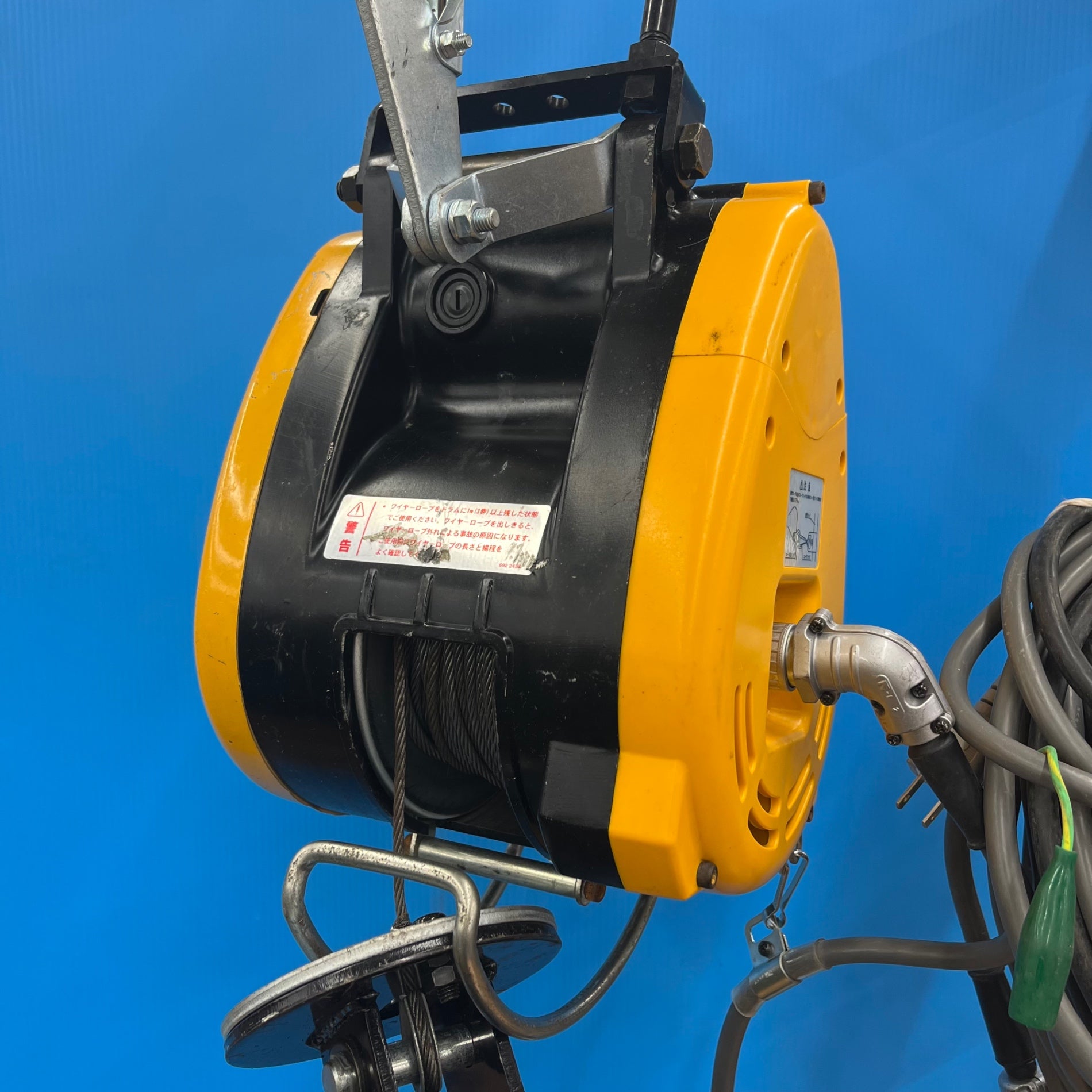 リョービ WI-125 電動ウィンチ【市川行徳店】【店頭取引限定】【中古】管理番号：IT21MJW8VDD2 リョービ WI-125 電動ウィンチ【市川行徳店】【店頭取引限定】【中古