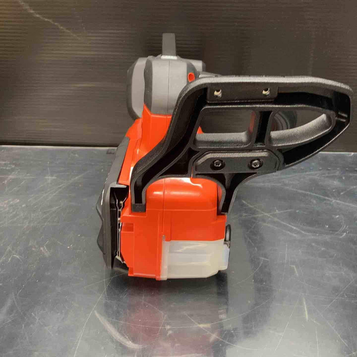 マキタ(makita) コードレスチェンソー MUC031GZCR 25AP仕様 本体のみ【川越店】