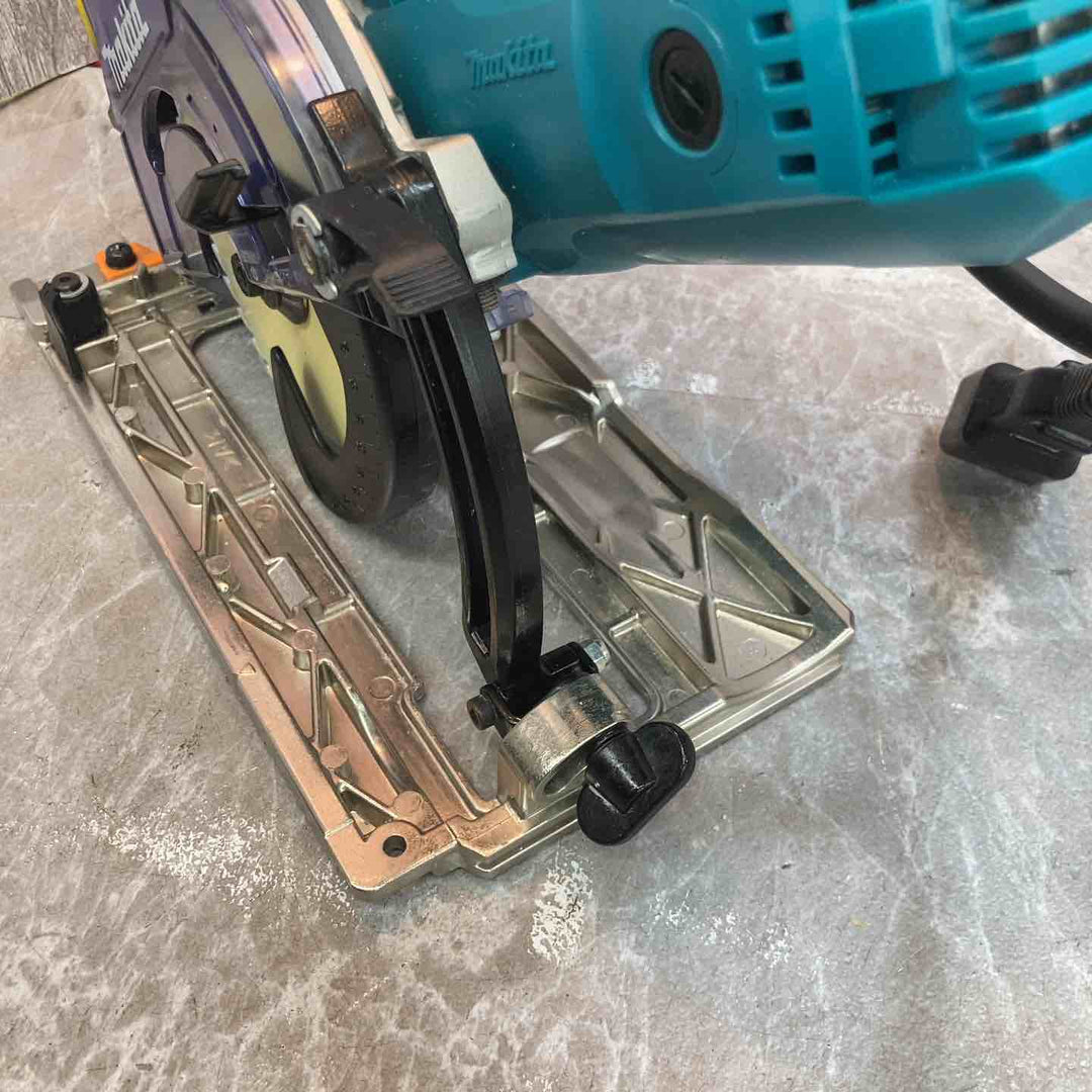 【中古品】★マキタ(makita) 防じん丸のこ KS5200FX【八潮店】