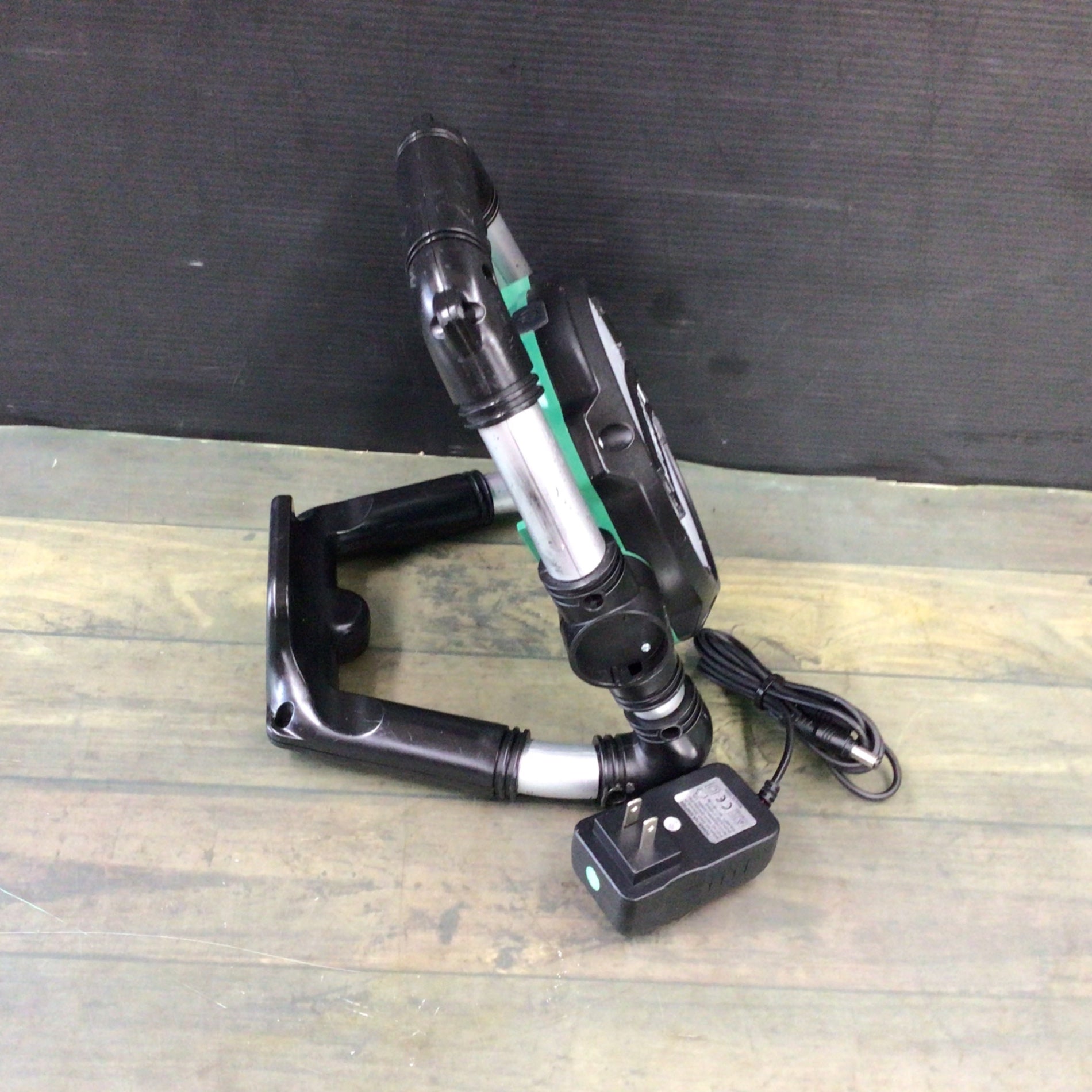HIKOKI ハイコーキ UB18DGL ワークライト 中古品 18V 本体のみ【ハンズクラフト宜野湾店】 HiKOKI（ハイコーキ） HIKOKI（ハイコーキ）AC100V・18V・14.4V対応