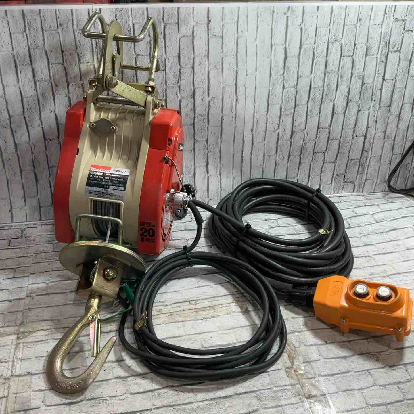 ◇マキタ(makita) 小型ホイスト(ワイヤー) 定格荷重60kg 揚程20m TH60