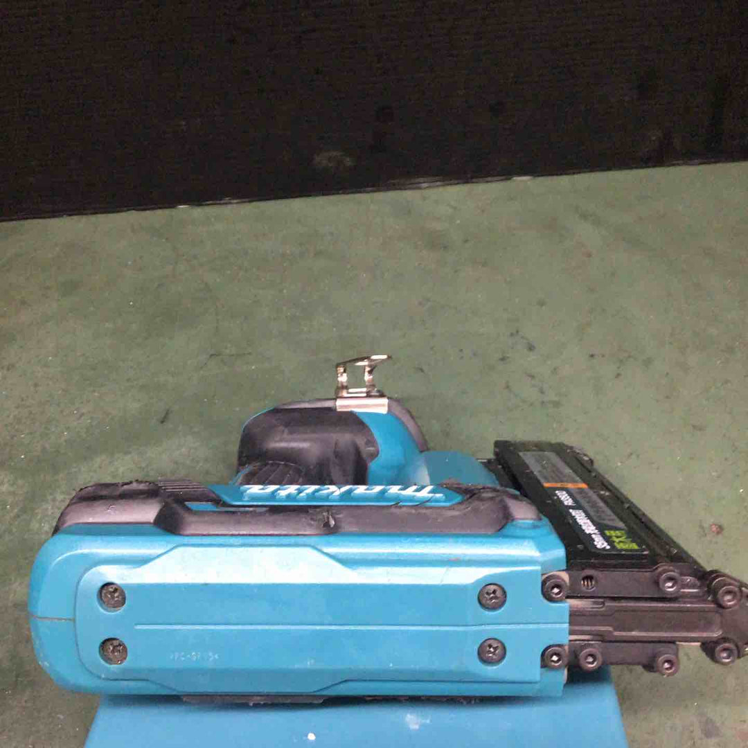 ◇マキタ 充電式35mm面木釘打ち機 FN350DZ【戸田店】
