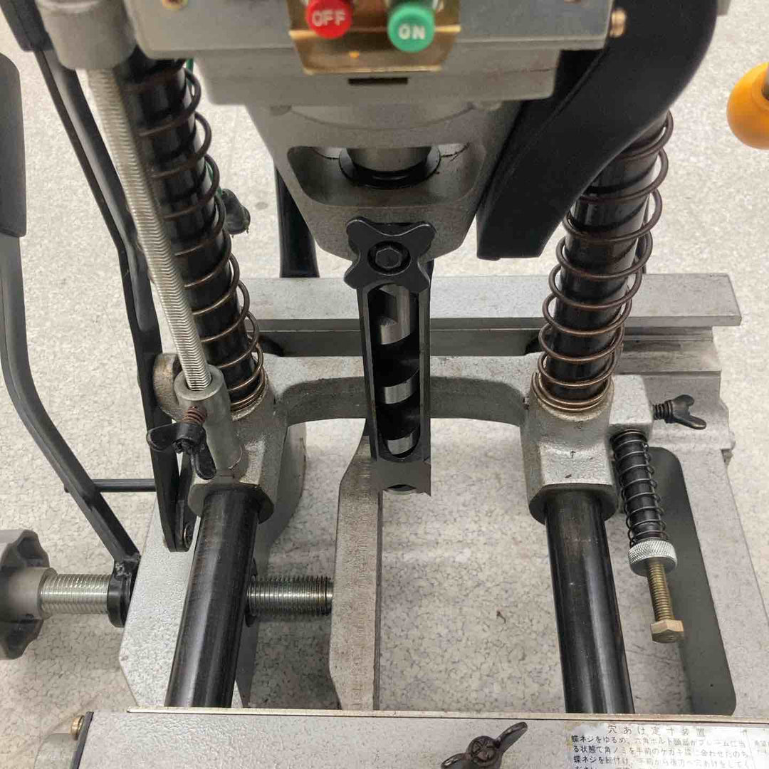 【中古品 美品】◇makita マキタ 手動角ノミ 7302 状態よい【八潮店】