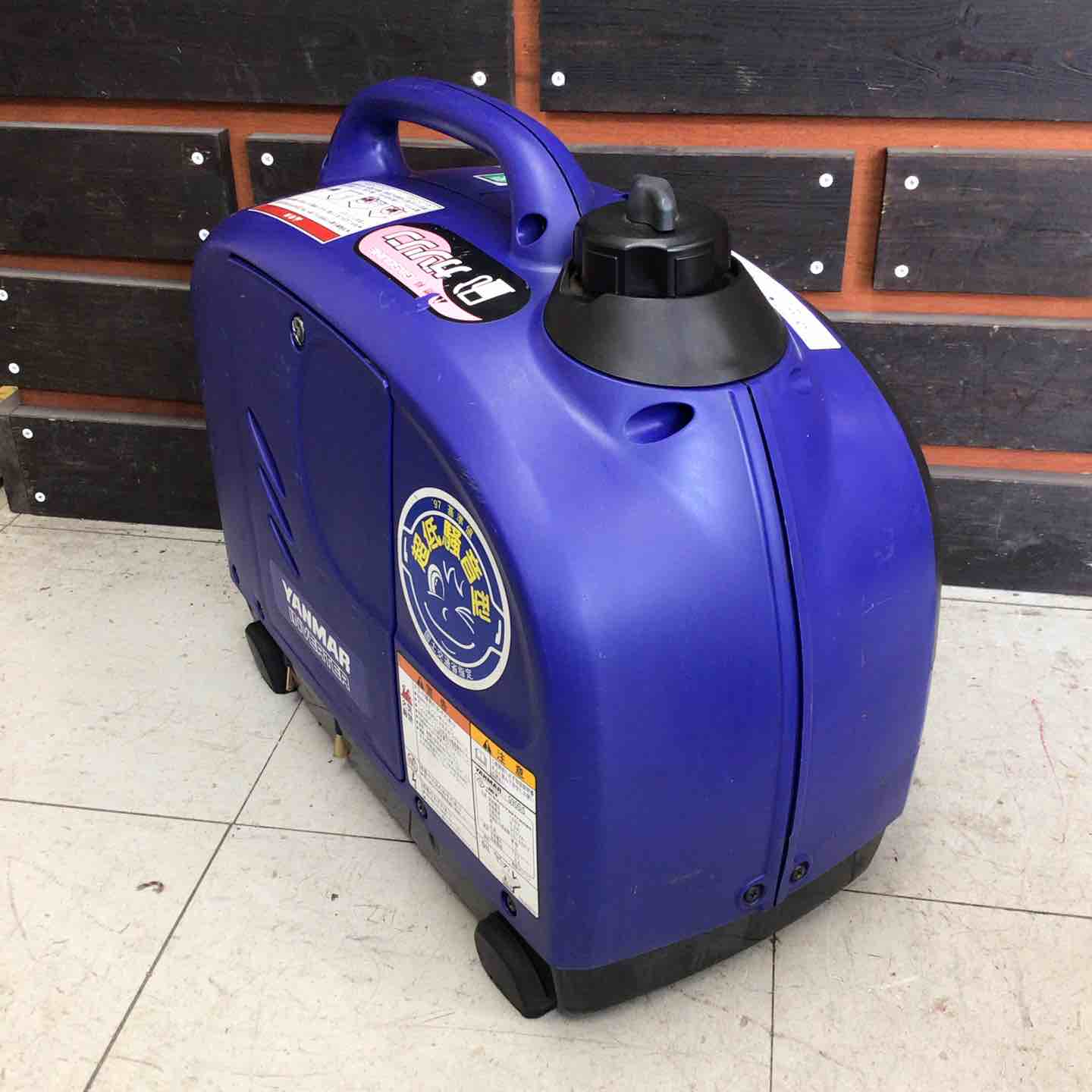 契約済み商品です。YANMAR G900is 発電機 中古】ヤンマー YANMAR G900is インバーター発電機