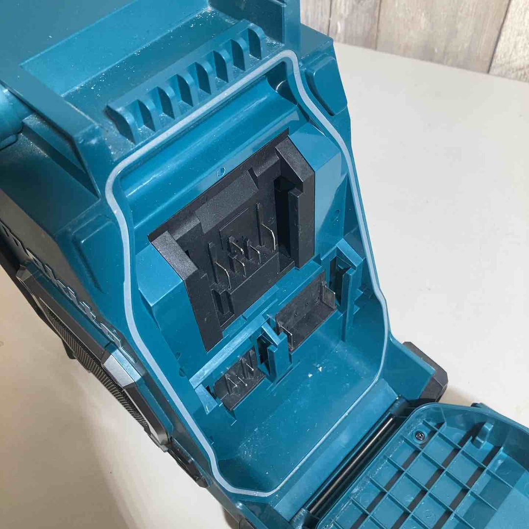 ◇マキタ(makita) 10.8-40Vコードレスラジオ MR001GZ ACアダプタ付き(アダプタ汚れ大)【戸田店】