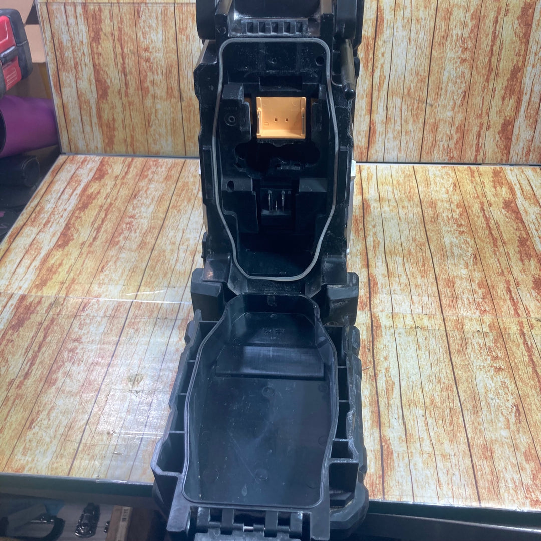 マキタ(makita) コードレスラジオ MR108B【川崎店】