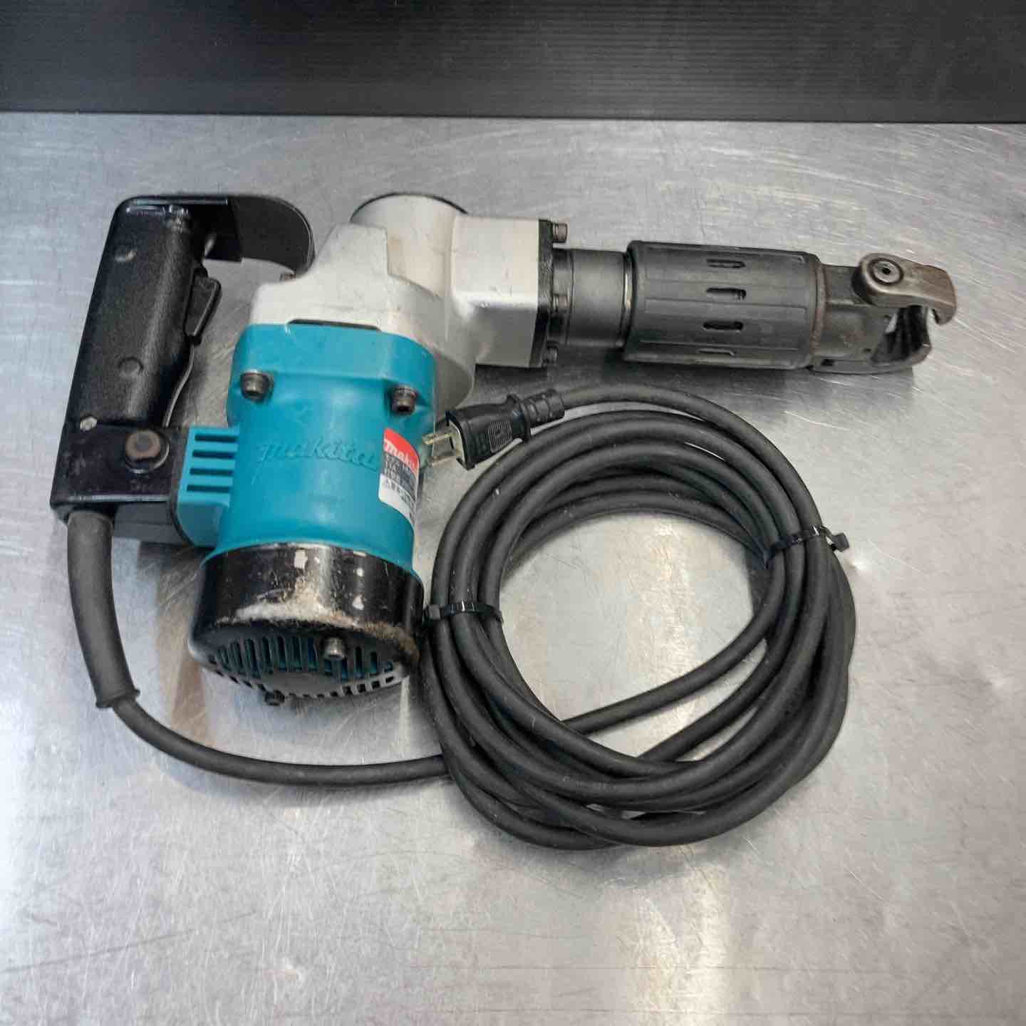 Makita - マキタ電動ハンマ　はつり　HM0810 中古品 中古品】 マキタ(makita) 電動ハンマ HM0810 ハンマードリル