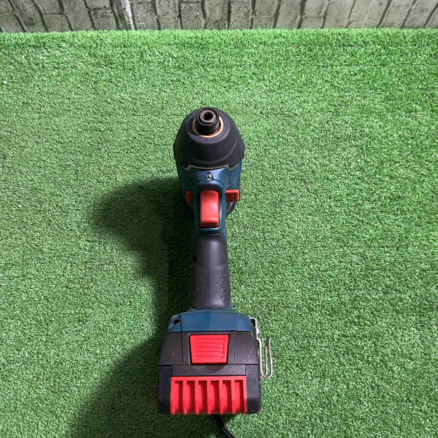 ◇BOSCH(ボッシュ) 18Vバッテリー インパクトドライバー GDR18V-LIS