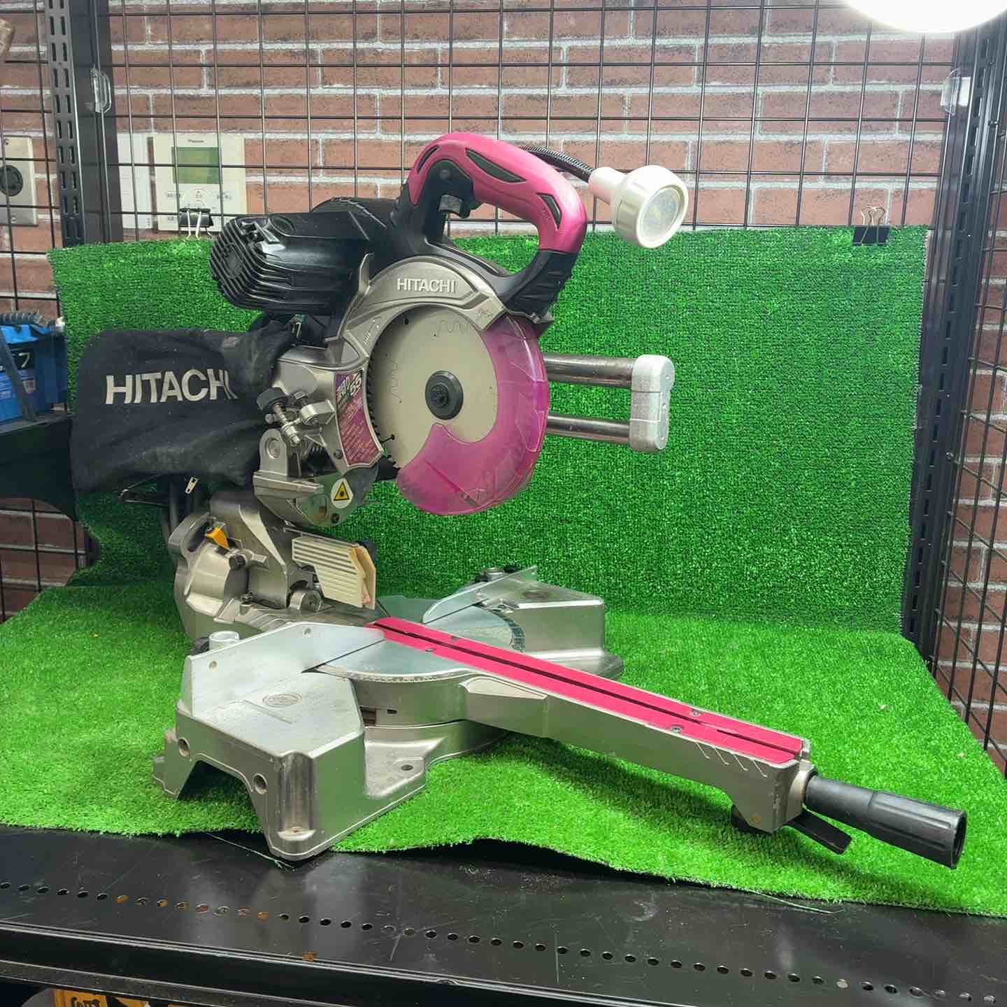 中古品】 ハイコーキ(HIKOKI ※旧:日立工機) 卓上スライド丸のこ C6RSHC