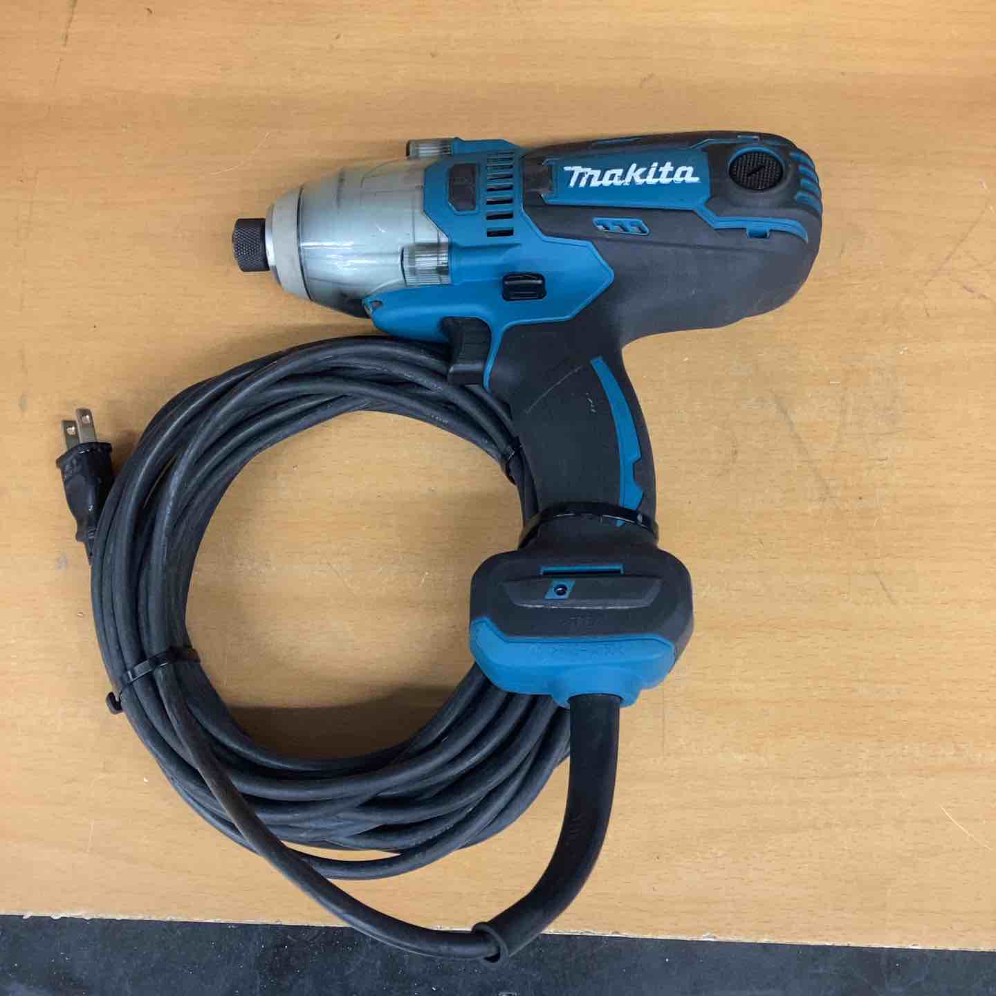 ☆マキタ(makita) インパクトドライバ TD0220【越谷店】 ☆マキタ(makita) インパクトドライバ TD0220【越谷店】 – アクト