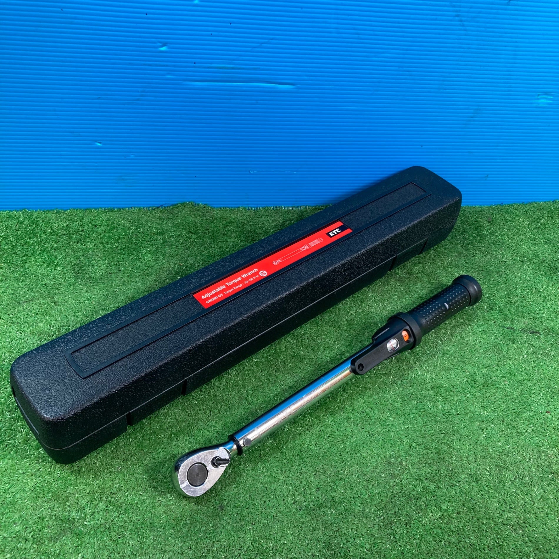 【中古・現状品】KTC CMPC0503 ﾌﾟﾚｾｯﾄ型ﾄﾙｸﾚﾝﾁ 差込角9.5mm 3/8 未校正【ハンズクラフト沖縄豊見城店】 ◇【中古/現状品】KTC CMPC0503 トルクレンチ ケース付 : ハンズ