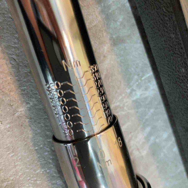 Snap-on スナップオン 1/2 (12.7mm) ダイヤル式トルクレンチ QE3RN350 黒 ブラック【八潮店】