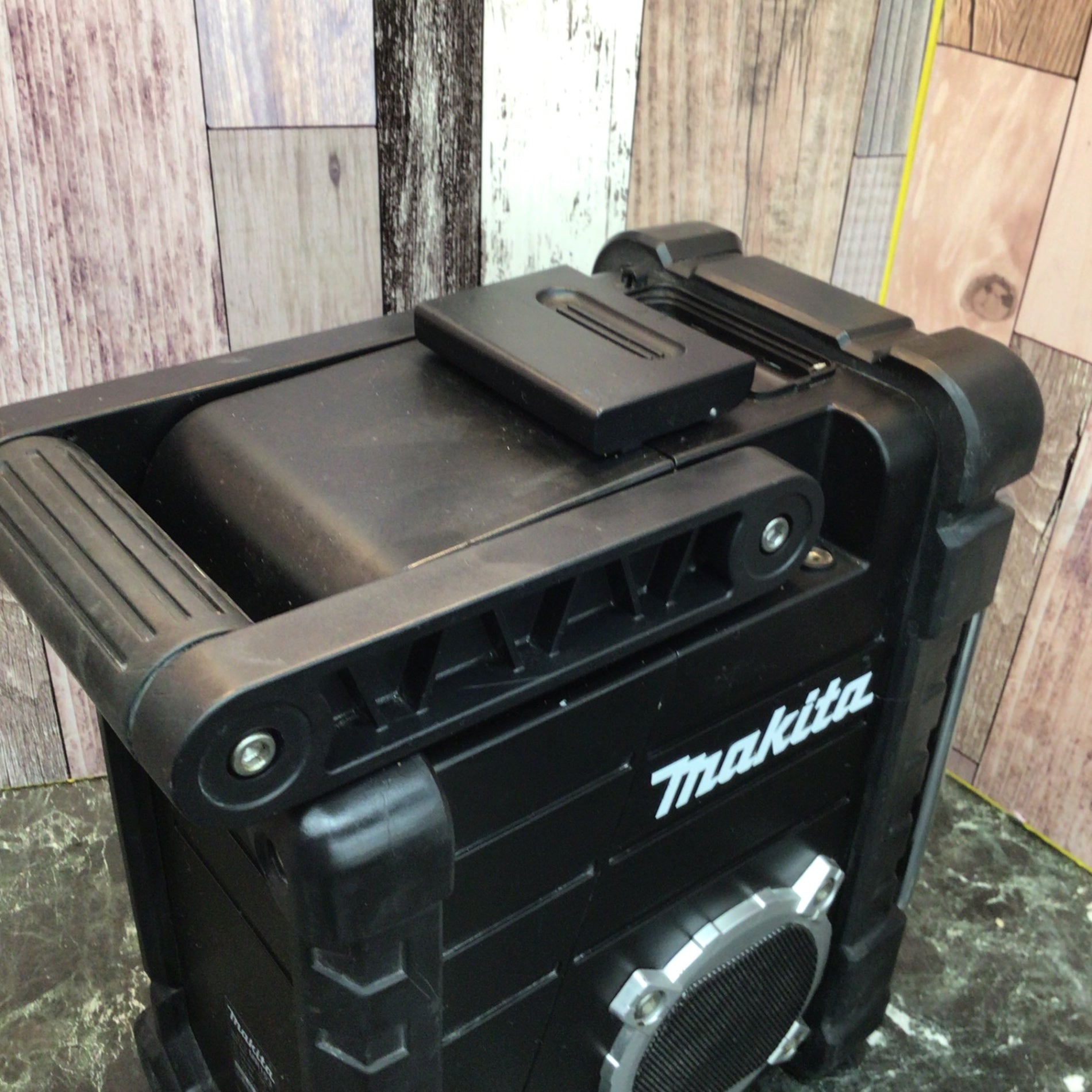 makita 現場ラジオ　黒　MR103B ☆マキタ(makita) コードレスラジオ MR103B【八潮店】 – アクトツール