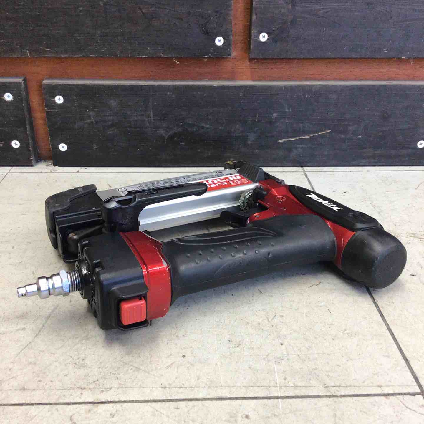 中古品】 マキタ/makita 高圧ピンネイラ AF501HP 【鴻巣店】 – アクト