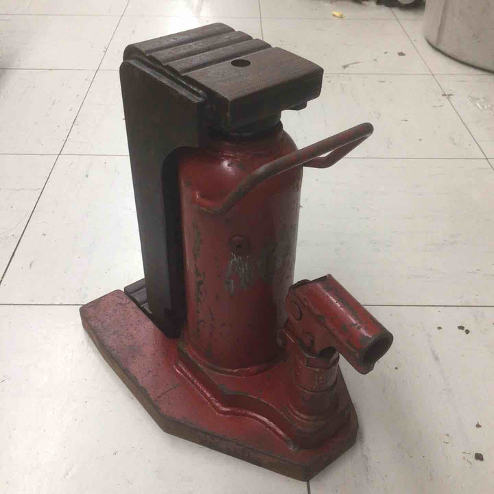 【現状品 / 店頭受取り限定】 イーグル/EAGLE レバー回転・安全弁付爪つきジャッキ 爪能力5ｔ G-100 【鴻巣店】