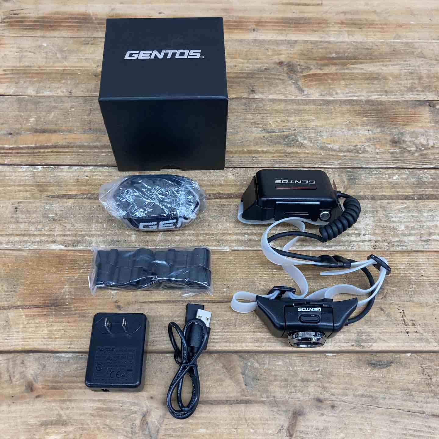 GENTOS LEDヘッドライト GH-001RG 300ルーメン ジェントス 防災 アウトドア 作業灯 夜釣り gh-001rg Gシリーズヘッドライト⁄LEDヘッドライト⁄スポーツその他⁄gh-001rg⁄300ルーメン