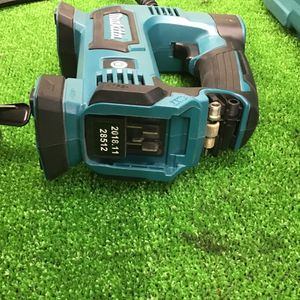 ☆マキタ(makita) コードレス空気入れ MP100DSH【草加店】