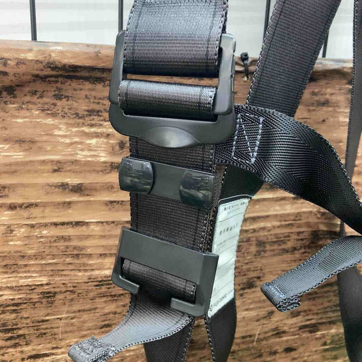 ◇ツヨロン(TSUYORON) 新規格 墜落制止用器具 クロカゲハーネス TH-504-OT-DG-M-BX【狭山】