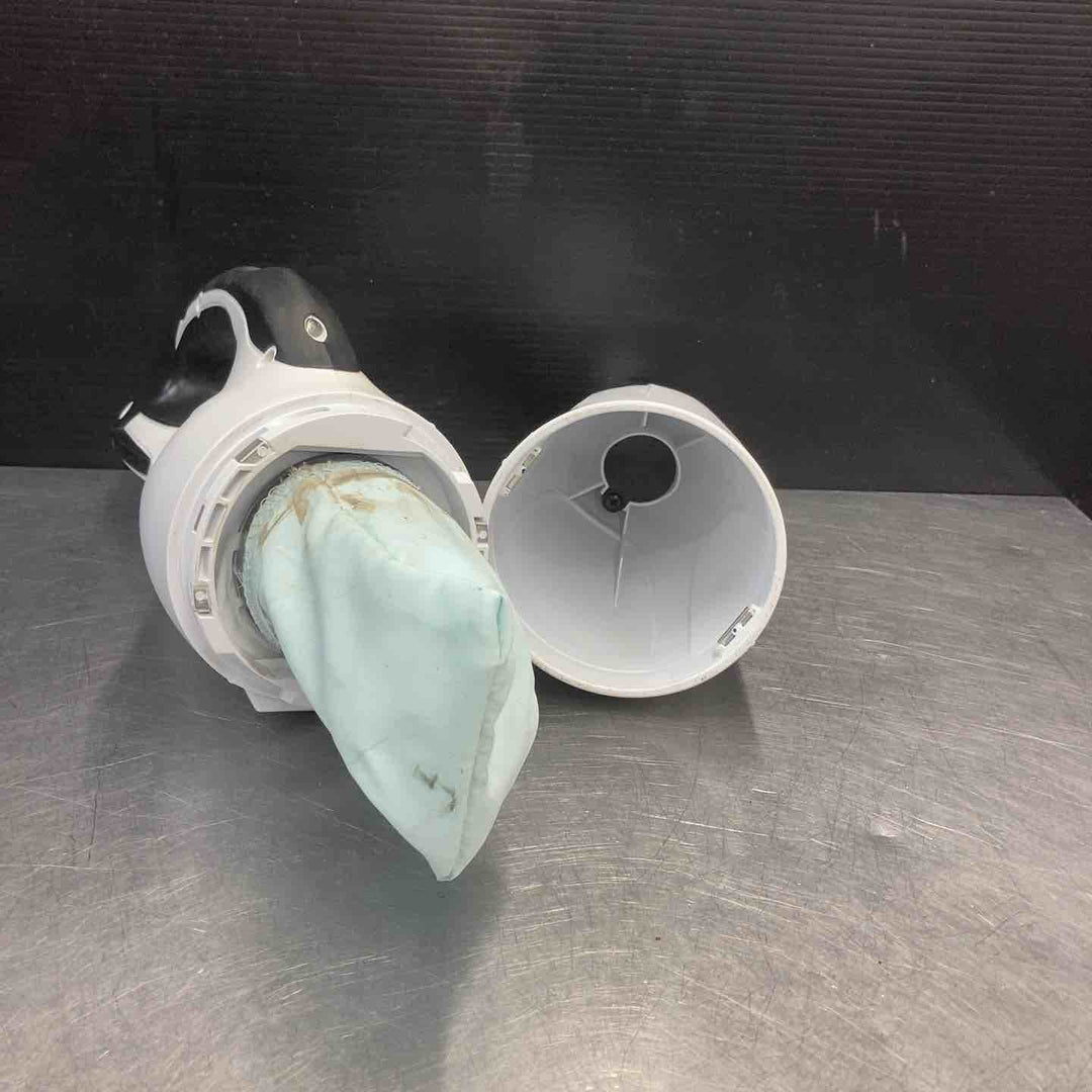 【中古品】 マキタ(makita) コードレスクリーナー CL181FDZW 【東大和店】