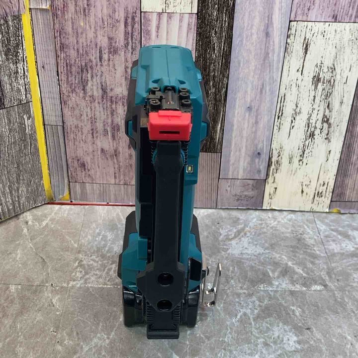 【未使用品】マキタ makita 40V コードレスタッカー J線/10mm ST002GRDX フルセット バッテリx2 充電器 ケース【八潮店】