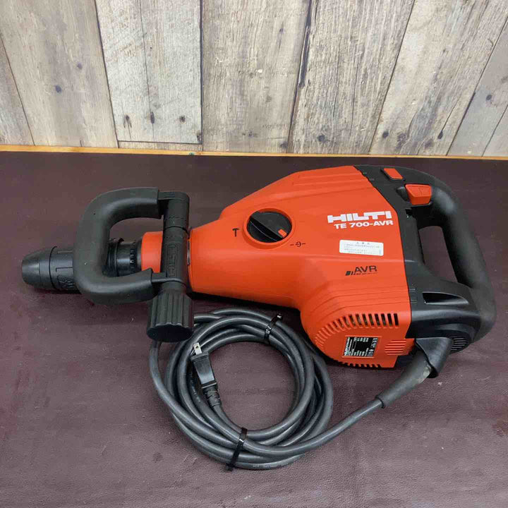 【中古品】 ヒルティ(HILTI) 電動ハンマ TE700-AVR ブルポイント・チゼル・ドリルビット付属 【東大和店】