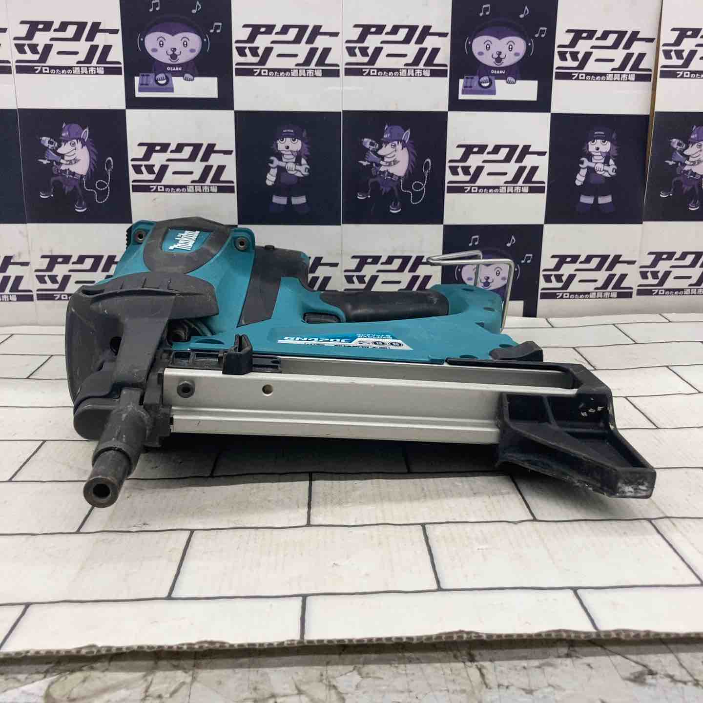 ☆マキタ(makita) コードレスコンクリート用ガスピン打ち機 GN420C