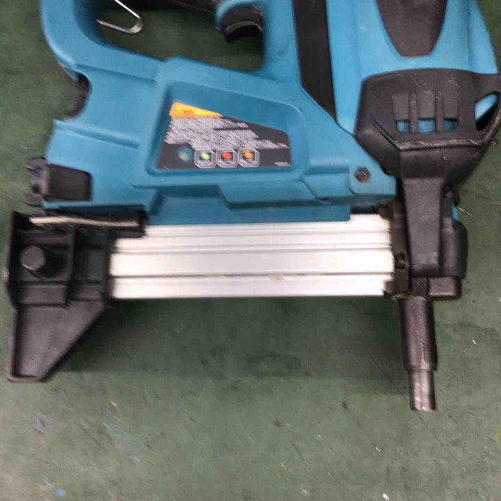 ★マキタ(makita) コードレスコンクリート用ガスピン打ち機 GN420C【戸田店】