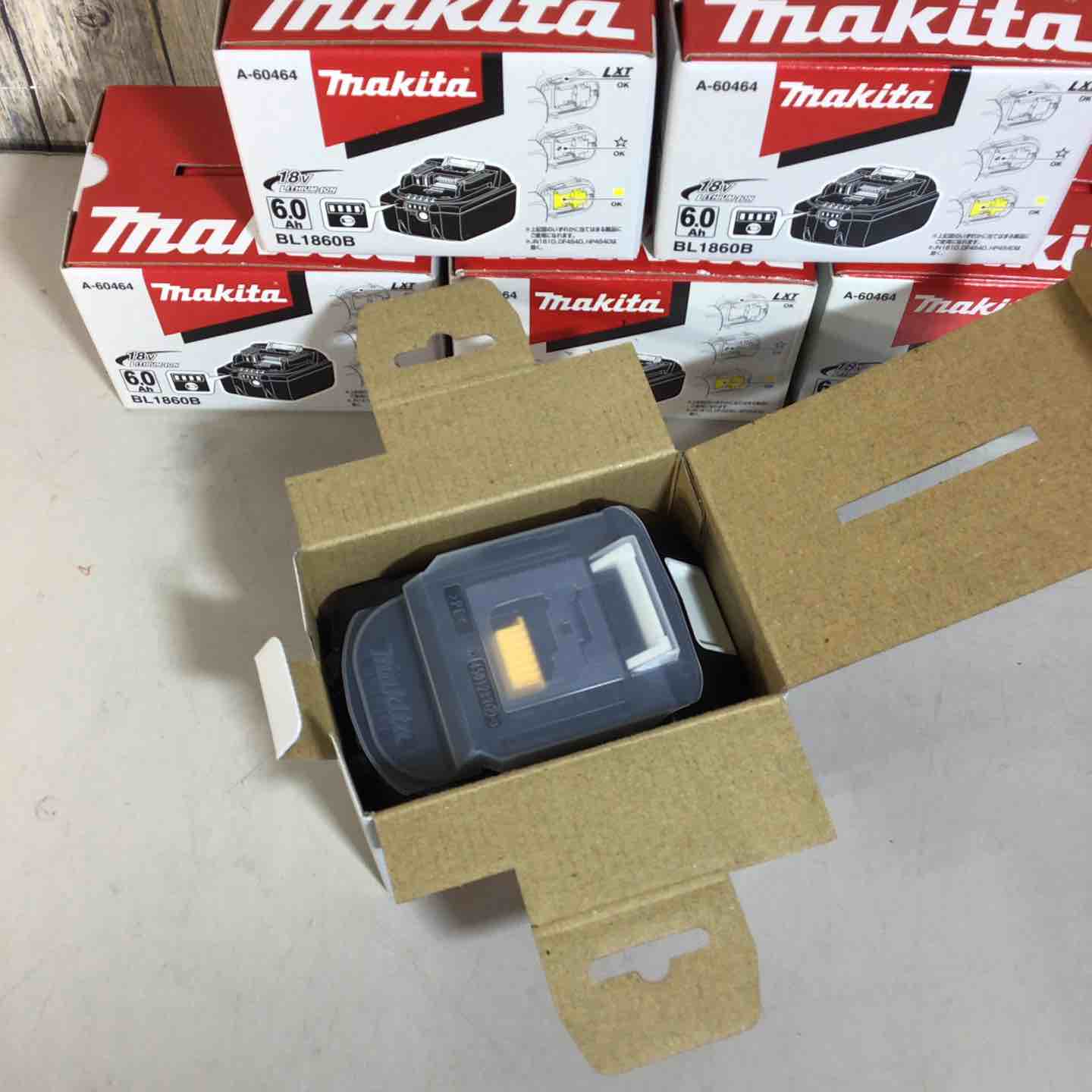 makita マキタ 18v 6.0Ah 純正 バッテリー BL1860B 充電50と55回 2個 