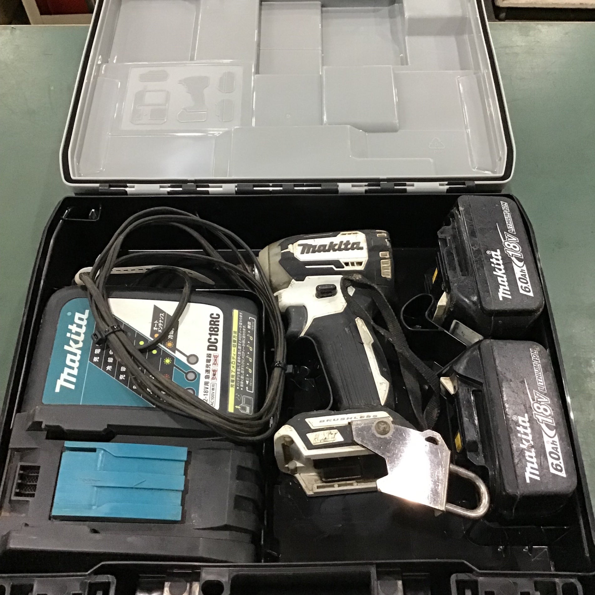 マキタ充電式インパクトドライバーTD170DRGXW
