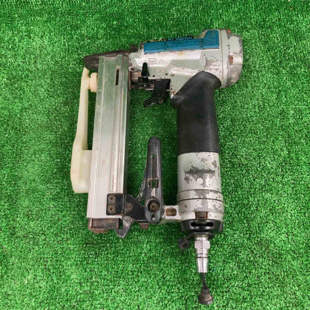 10mm 常圧 エアタッカ makita マキタ AT1025AK エアツール 家具木工 内装 札幌 西区 西野 Amazon | マキタ(Makita) エアータッカー 10mm AT1025AK | エアタッカ