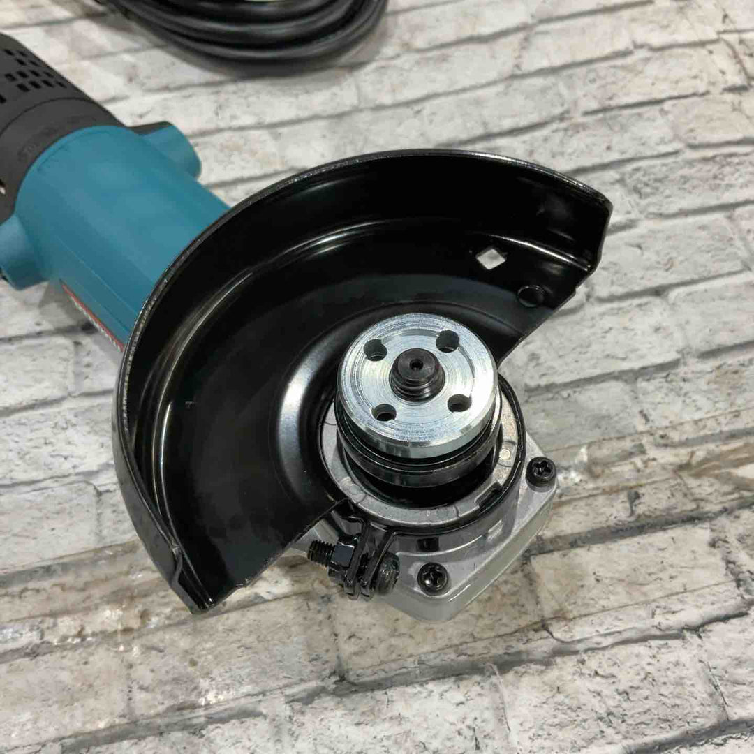 ☆マキタ(makita) 100mmディスクグラインダ 9533B【川口店】