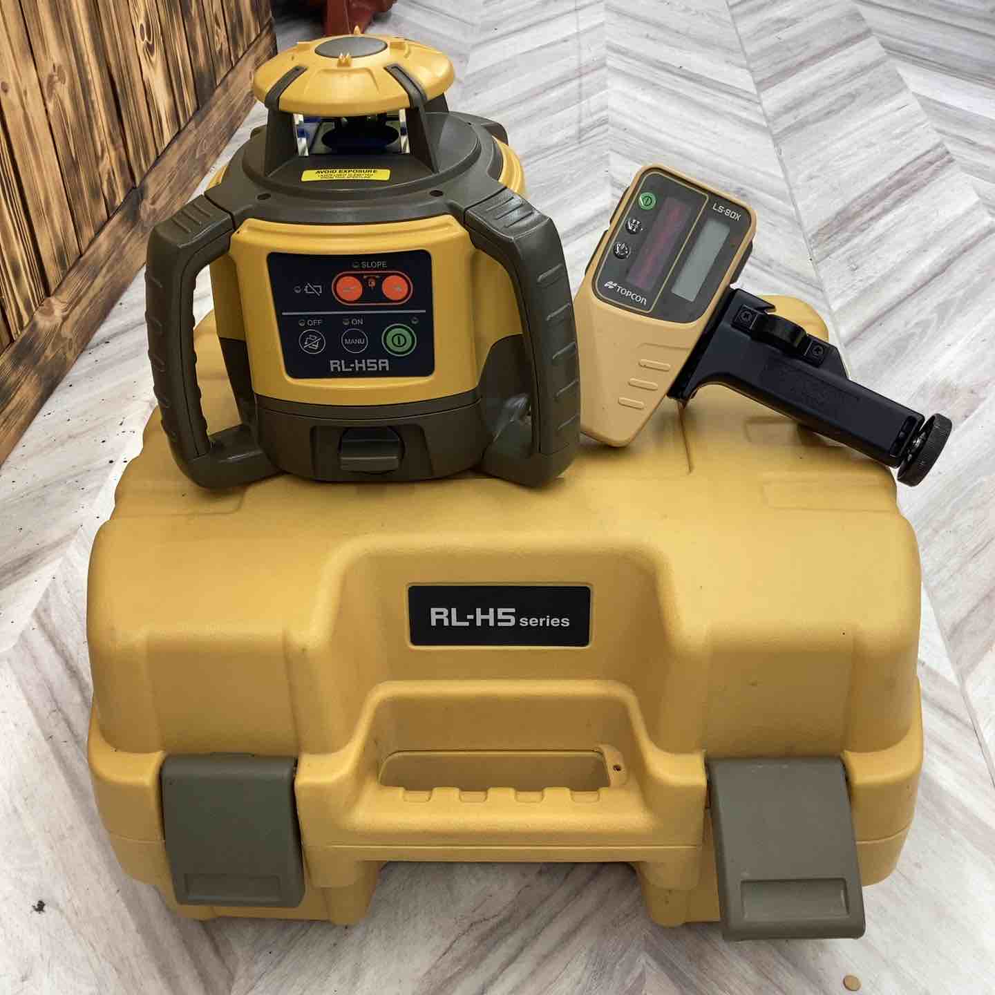 TOPCON トプコン RL-H5A ローテティングレーザー【船橋馬込店】【店頭取引限定】【未使用】管理番号：IT425IQ5GNNO TOPCON ローテティングレーザー RL-H5A