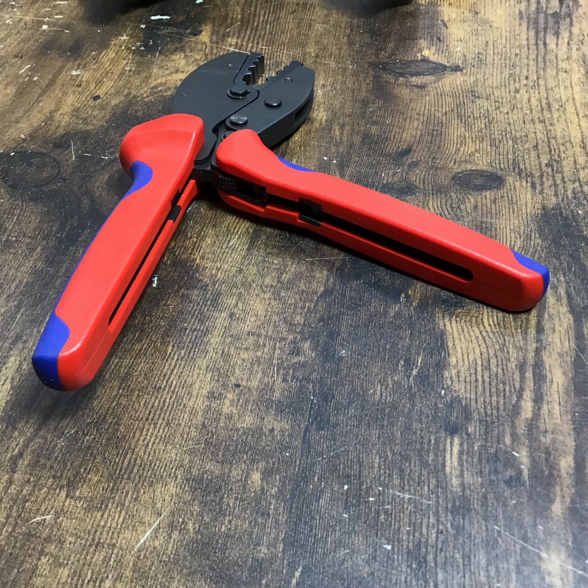 クニペックス(KNIPEX) 圧着ペンチ 975250 220mm プレシフォース【戸田 クニペックス(KNIPEX) 圧着ペンチ 975250 220mm プレシフォース【戸田