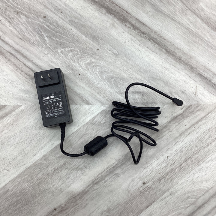 ★マキタ(makita) コードレスラジオ MR108B【越谷店】