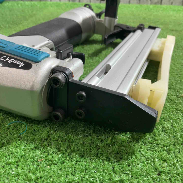 ★マキタ(makita) 常圧エアタッカ AT425AK 動作確認済【川口店】
