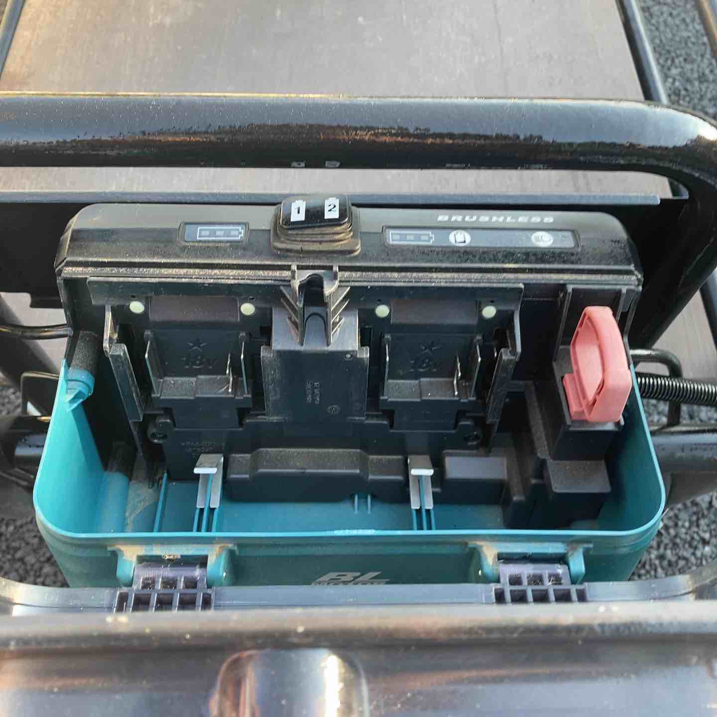 店頭受取り限定】☆マキタ(makita) コードレス運搬車 CU180DZ 店頭受取り限定】☆マキタ(makita) コードレス運搬車 CU180DZ